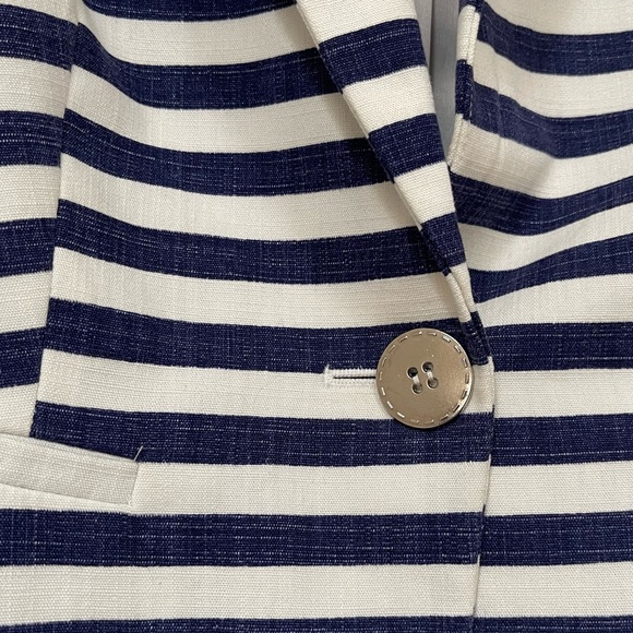 ⭐️Sharagano navy blue and off-white striped blazer - Picture 5 of 11